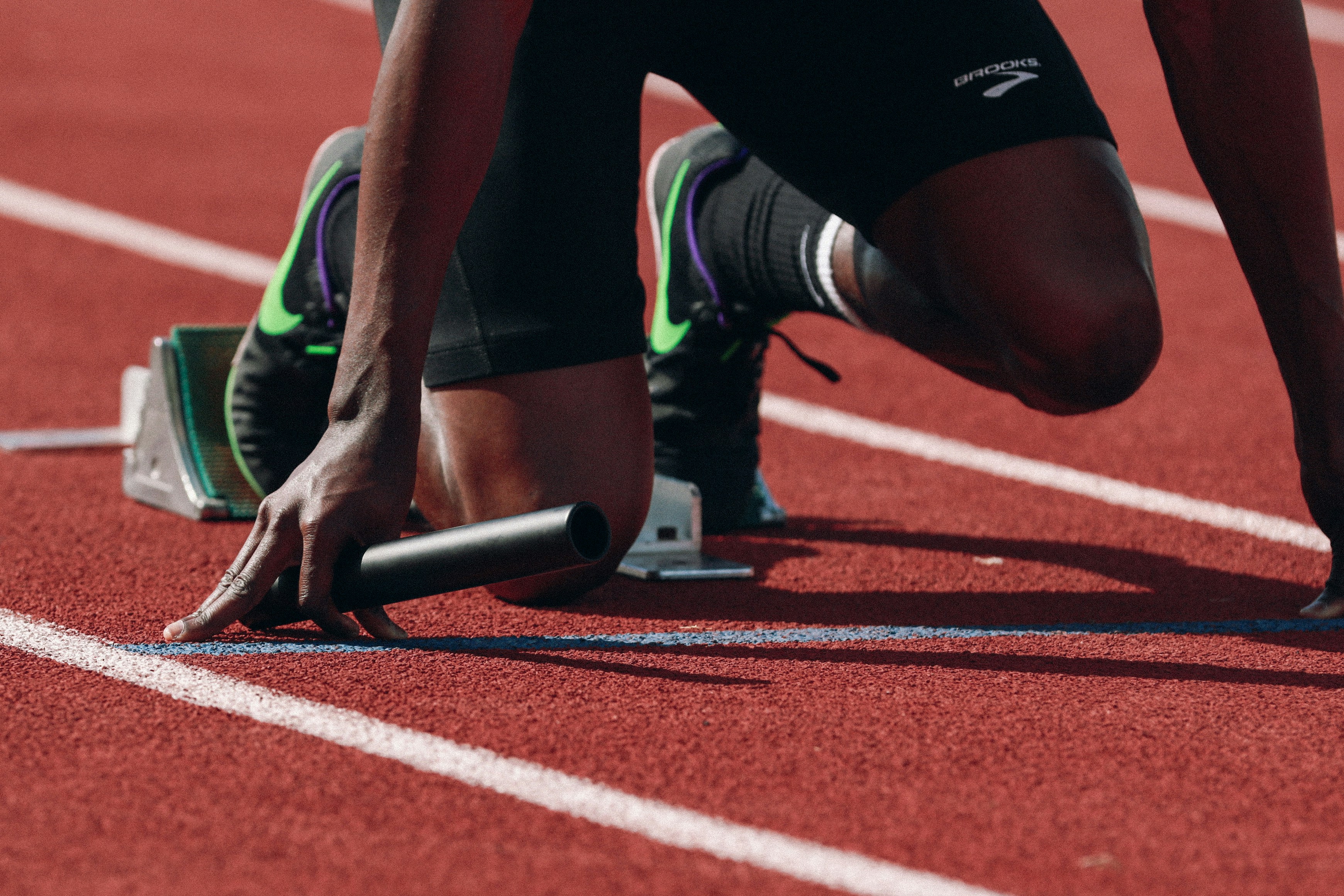 Atleta ai blocchi di partenza